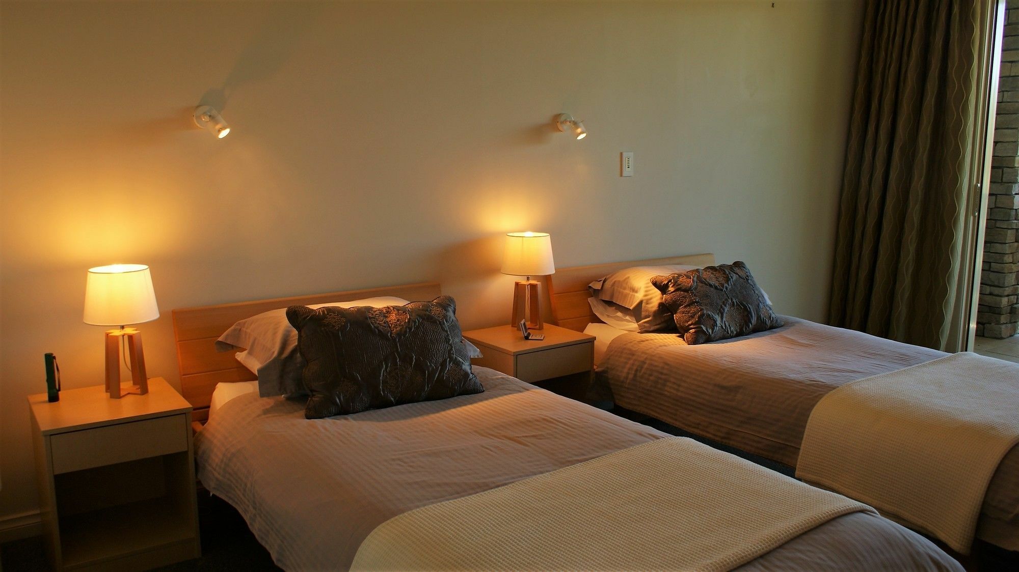 Chalet Eiger Таупо Экстерьер фото